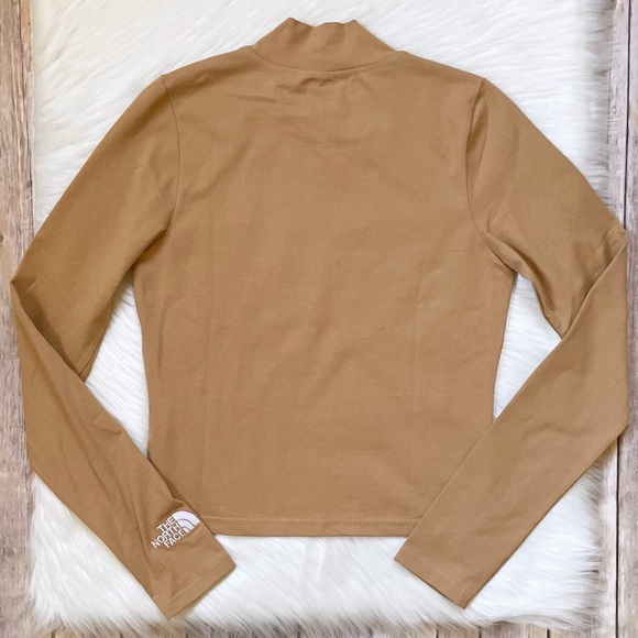 The North Face Women’s Long Sleeve Evolution Fitted Mock Neck - Picture 3 of 7